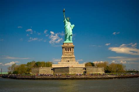 von wem ist die freiheitsstatue|DIE geschichte der FREIHEITSSTATUE IN NEW YORK